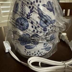 Scentsy: Hope Blooms Warmer